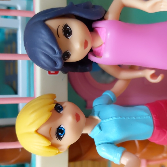 2 MiWorld Dairy Queen Shop Girls Figures - Picture 2 of 5